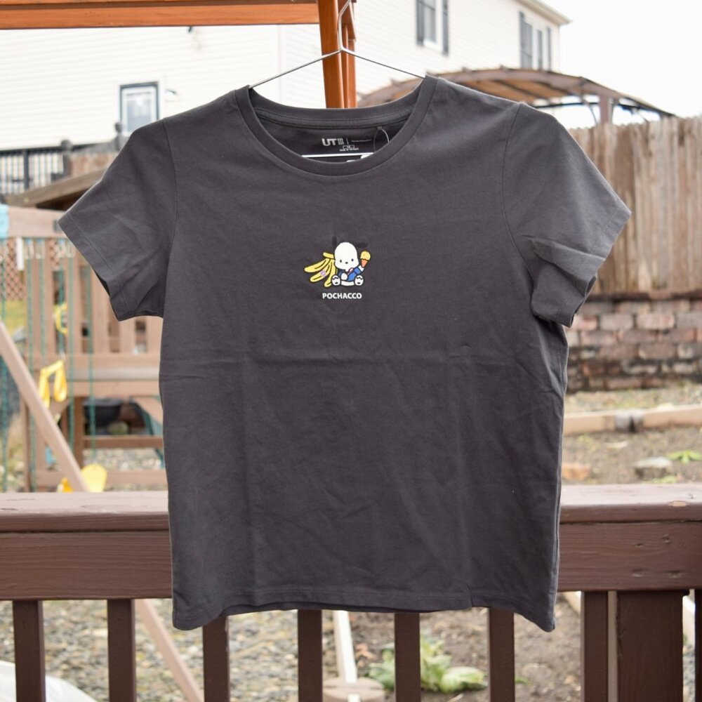 【SOLD】UniqloT Shirt Sanrio characters Cropped UT Graphic - Pochacco